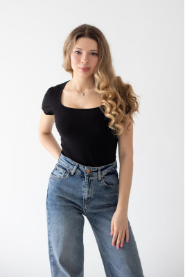 Футболка жіноча